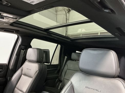 Used 2024 GMC Yukon Denali w/ Advanced Technology Package AWD/4WD image 25