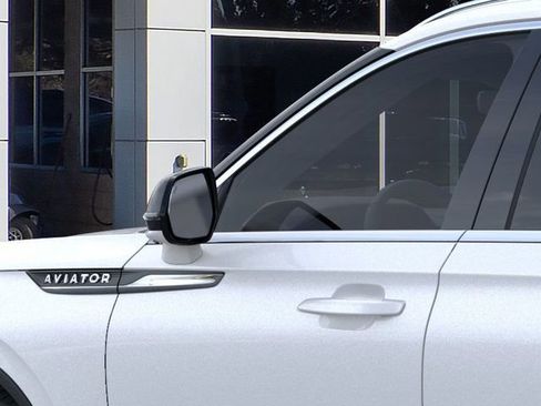 New 2026 Lincoln Aviator 2WD image 21
