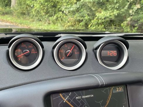 Used 2010 Nissan 370Z Touring w/ Sport Pkg RWD image 25