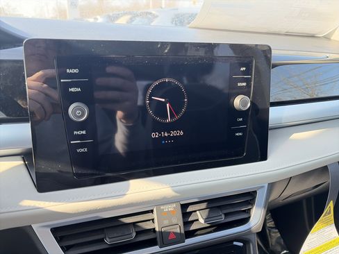 New 2026 Volkswagen Taos SE image 24