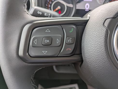 New 2025 Jeep Gladiator Sport image 16