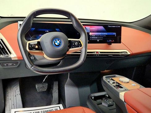 Used 2022 BMW iX xDrive50 w/ Premium Package image 12