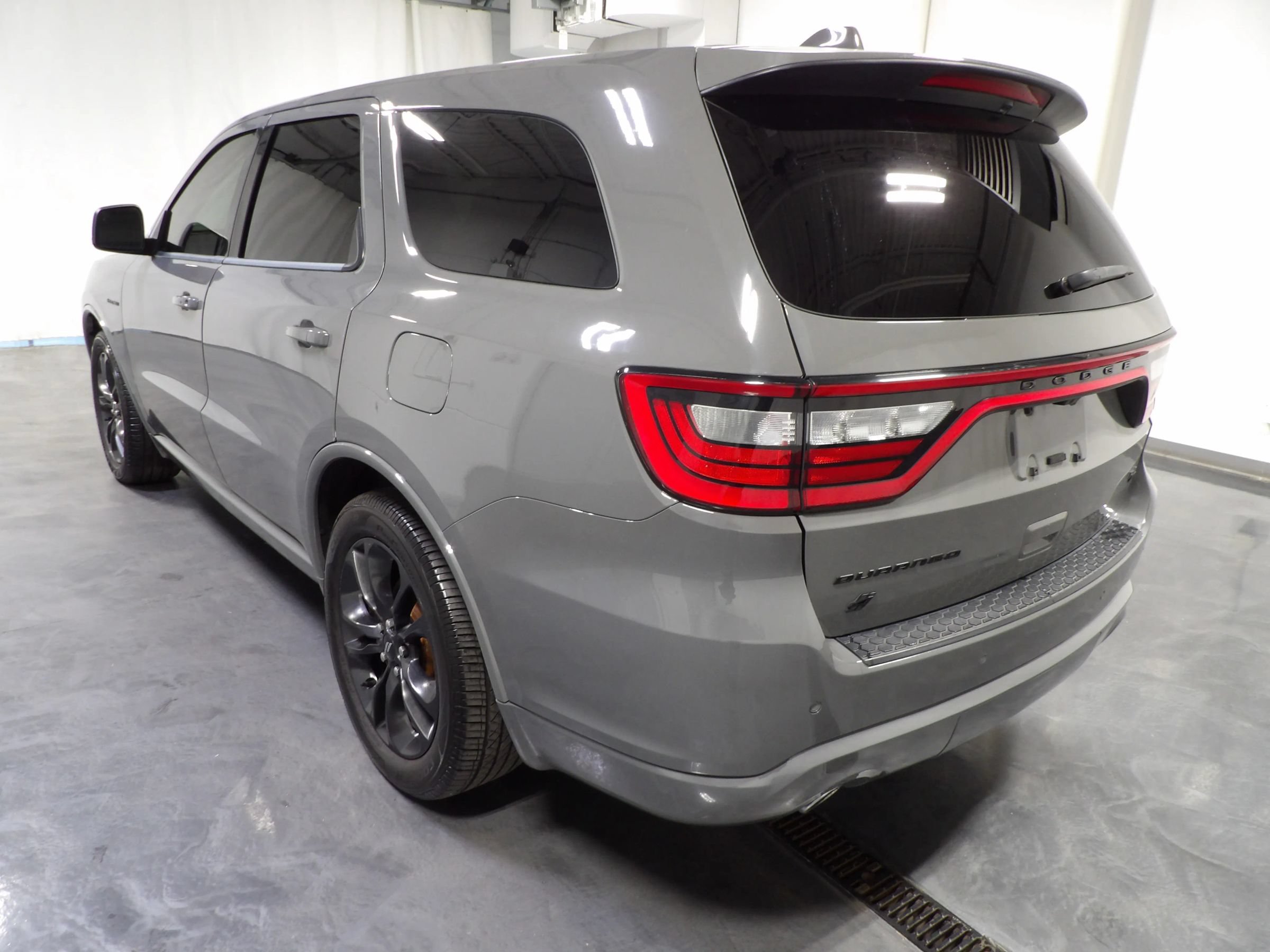 Used 2022 Dodge Durango R/T w/ Blacktop Package AWD/4WD image 9