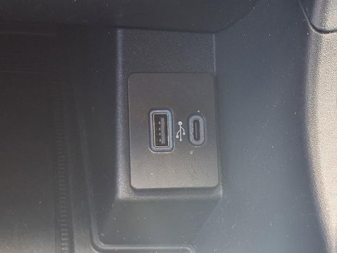 Used 2022 Ford Edge Titanium w/ Equipment Group 301A image 7