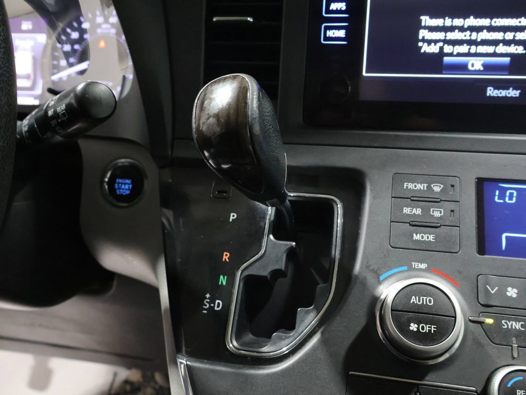 Used 2015 Toyota Sienna XLE AWD/4WD image 8