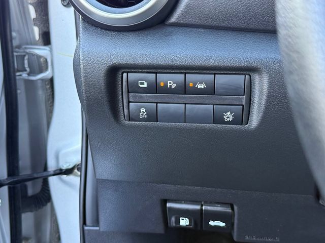 Used 2025 Nissan Versa S FWD image 16