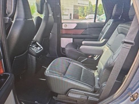 Used 2018 Lincoln Navigator Reserve AWD/4WD image 11