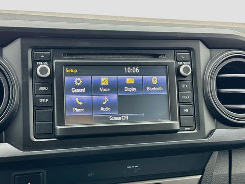 Used 2019 Toyota Tacoma SR AWD/4WD image 9