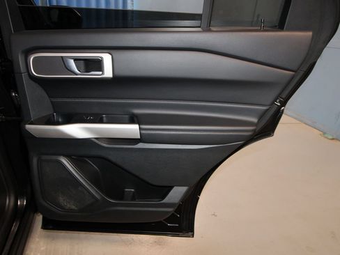 Used 2024 Ford Explorer XLT w/ Equipment Group 202A AWD/4WD image 25