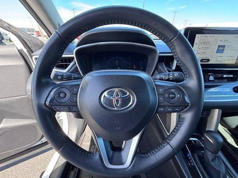 Used 2025 Toyota Corolla Cross XLE w/ Convenience Package AWD/4WD image 20