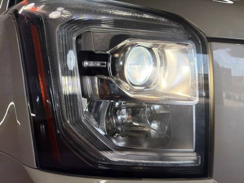 Used 2016 GMC Yukon Denali w/ Open Road Package AWD/4WD image 10