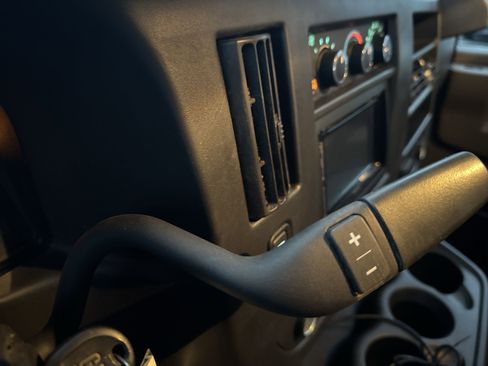 Used 2021 GMC Savana 2500 w/ Driver Convenience Package image 15