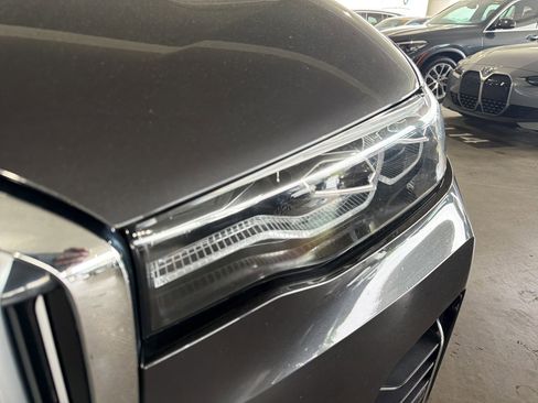 Used 2021 BMW X7 xDrive40i w/ Premium Package AWD/4WD image 10