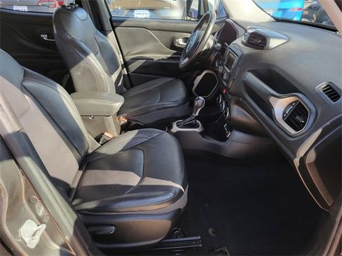 Used 2016 Jeep Renegade Limited image 9