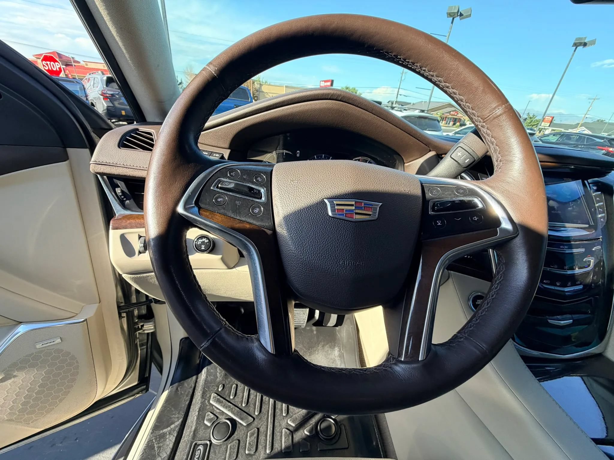 Used 2017 Cadillac Escalade ESV Premium Luxury AWD/4WD image 11