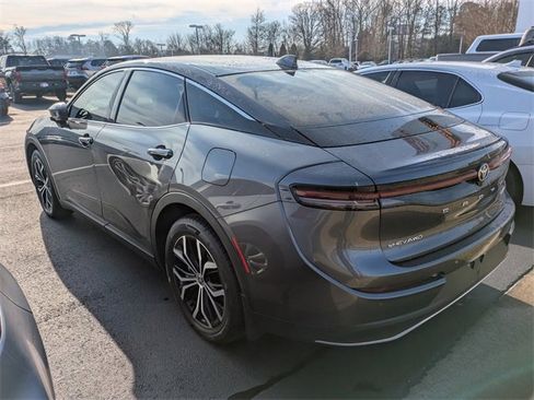 Used 2024 Toyota Crown Limited image 5