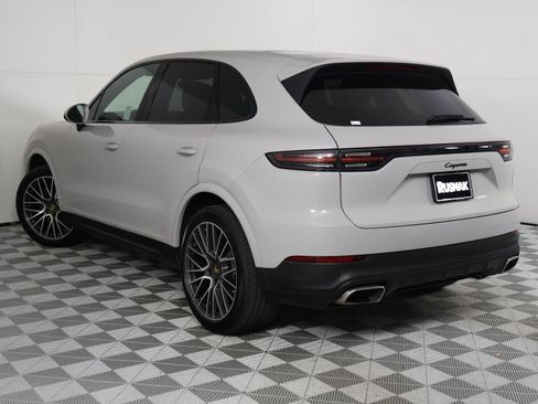 Certified 2023 Porsche Cayenne AWD/4WD image 3
