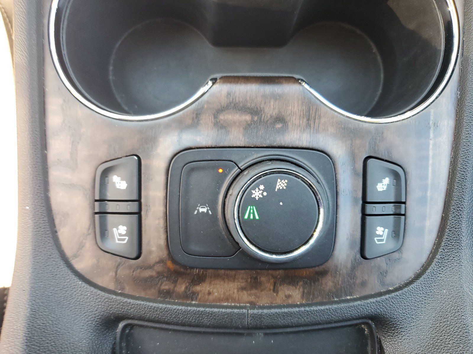 Used 2021 GMC Acadia Denali FWD image 26