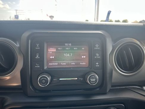 Used 2021 Jeep Wrangler Unlimited Sport image 22