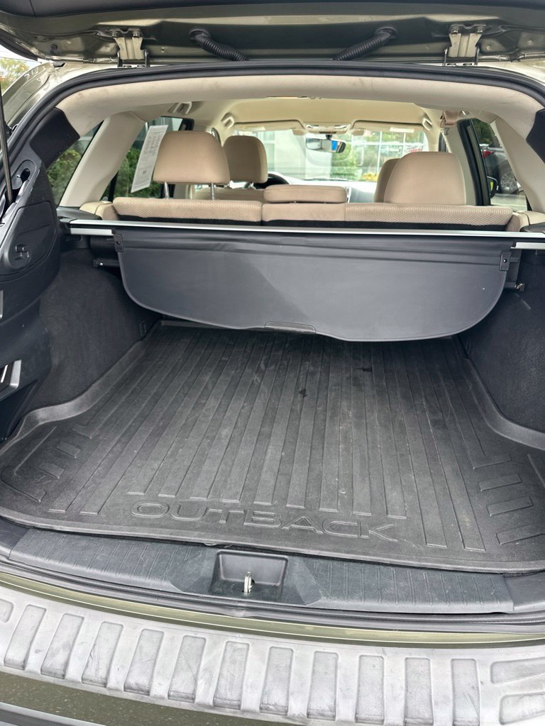 Used 2018 Subaru Outback 2.5i Premium AWD/4WD image 5