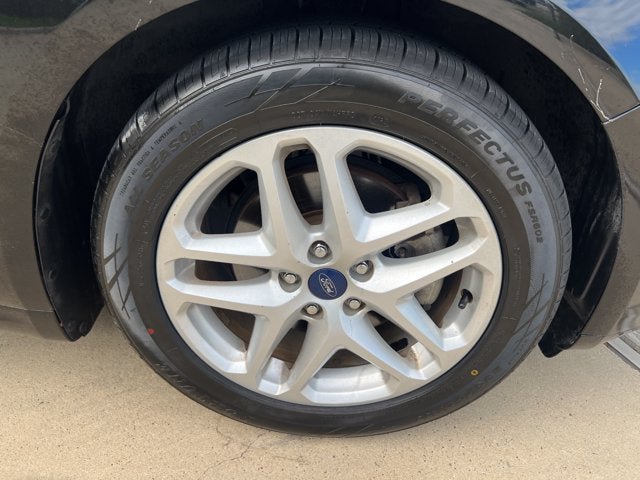 Used 2014 Ford Fusion SE FWD image 9