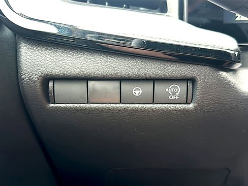 New 2026 Nissan Kicks SR w/ Cold Weather Package FWD image 25