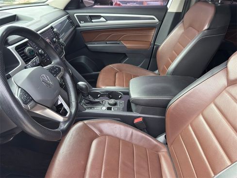 Used 2021 Volkswagen Atlas SEL Premium image 11