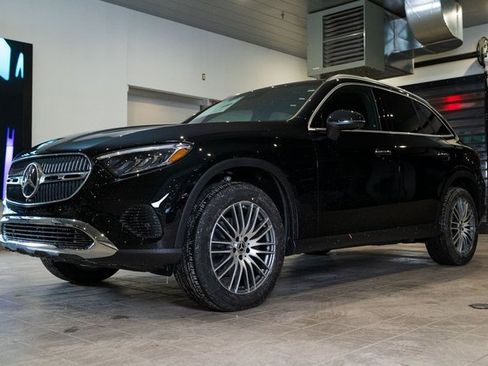Used 2026 Mercedes-Benz GLC 300 4MATIC image 3