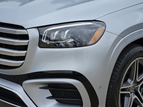 Certified 2025 Mercedes-Benz GLS 450 GLS 450 image 9