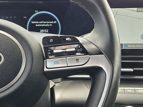 Used 2025 Hyundai Elantra Limited FWD image 28