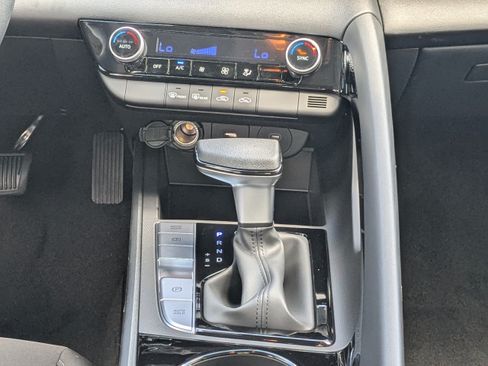 New 2026 Hyundai Elantra Hybrid FWD image 21