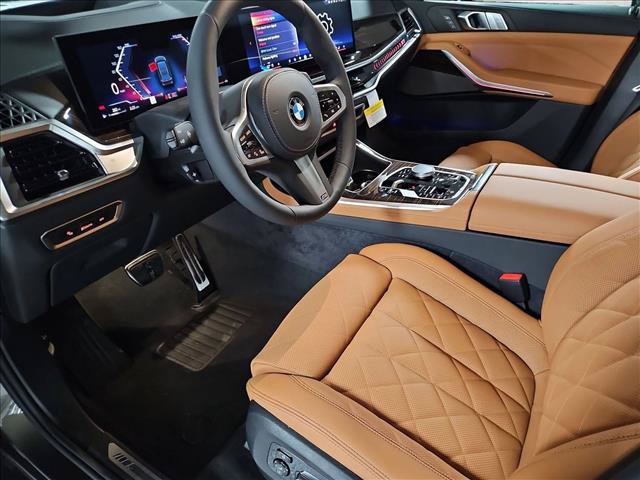 Used 2027 BMW X7 xDrive40i w/ M Sport Package AWD/4WD image 3