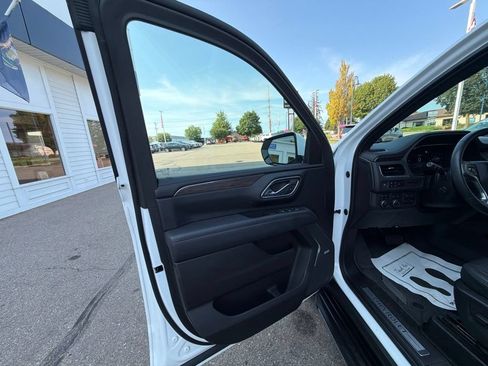 Used 2023 Chevrolet Tahoe LT w/ LT Signature Package AWD/4WD image 12