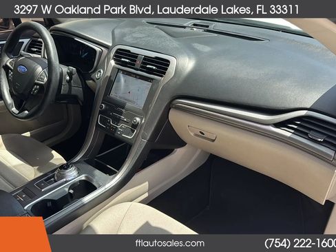Used 2019 Ford Fusion SE FWD image 35