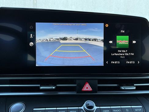 Used 2025 Hyundai Elantra Limited image 37