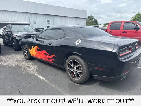 Used 2017 Dodge Challenger SXT RWD image 8