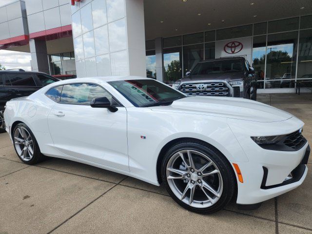 Used 2024 Chevrolet Camaro LT w/ RS Package RWD image 4