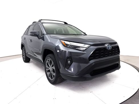Used 2022 Toyota RAV4 XLE Premium AWD/4WD image 12