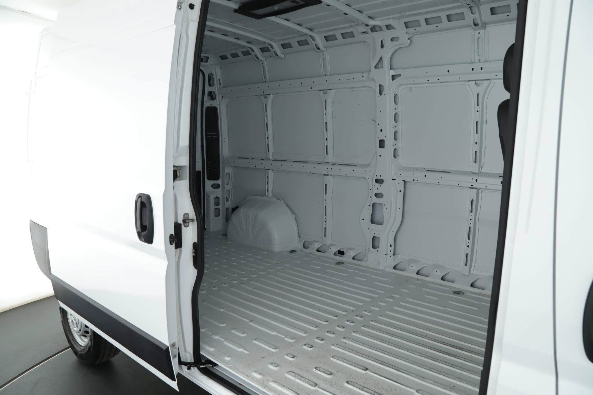 Used 2026 RAM ProMaster 2500 w/ Convenience Group FWD image 14