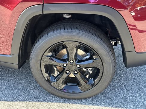 New 2025 Jeep Grand Cherokee Limited w/ Black Appearance Package image 13