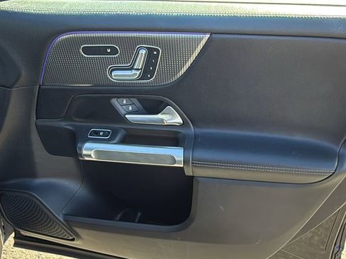 Used 2021 Mercedes-Benz GLB 250 image 35