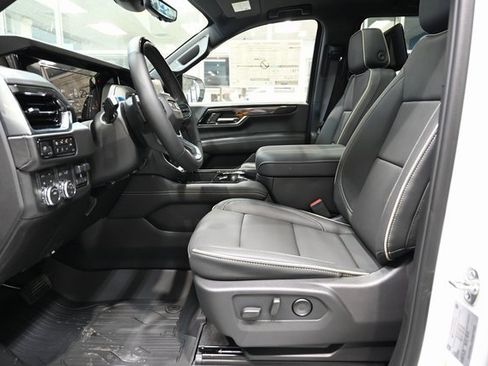 New 2026 GMC Yukon XL Elevation w/ Elevation Premium Package image 8