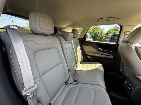 Certified 2023 Lincoln Corsair AWD w/ Equipment Group 101A image 38