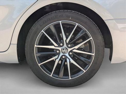 Used 2022 Toyota Camry SE w/ Convenience Package FWD image 14