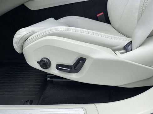 New 2026 Volvo XC60 B5 Ultra w/ Protection Package Premier AWD/4WD image 10