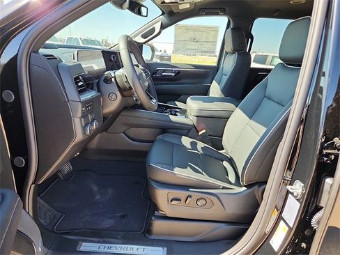 New 2026 Chevrolet Suburban Premier image 11