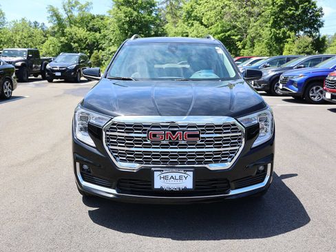 Used 2022 GMC Terrain Denali w/ Black Diamond Edition AWD/4WD image 2