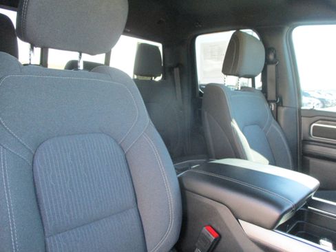 Used 2024 RAM 1500 Big Horn AWD/4WD image 39