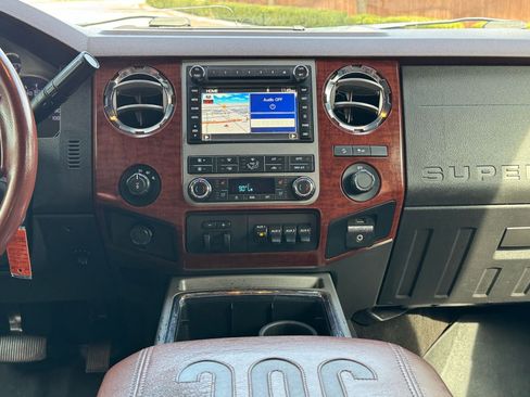 Used 2012 Ford F250 King Ranch w/ King Ranch w/Chrome Pkg image 32