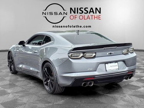 Used 2019 Chevrolet Camaro LT w/ 1LE Track Performance Package RWD image 3